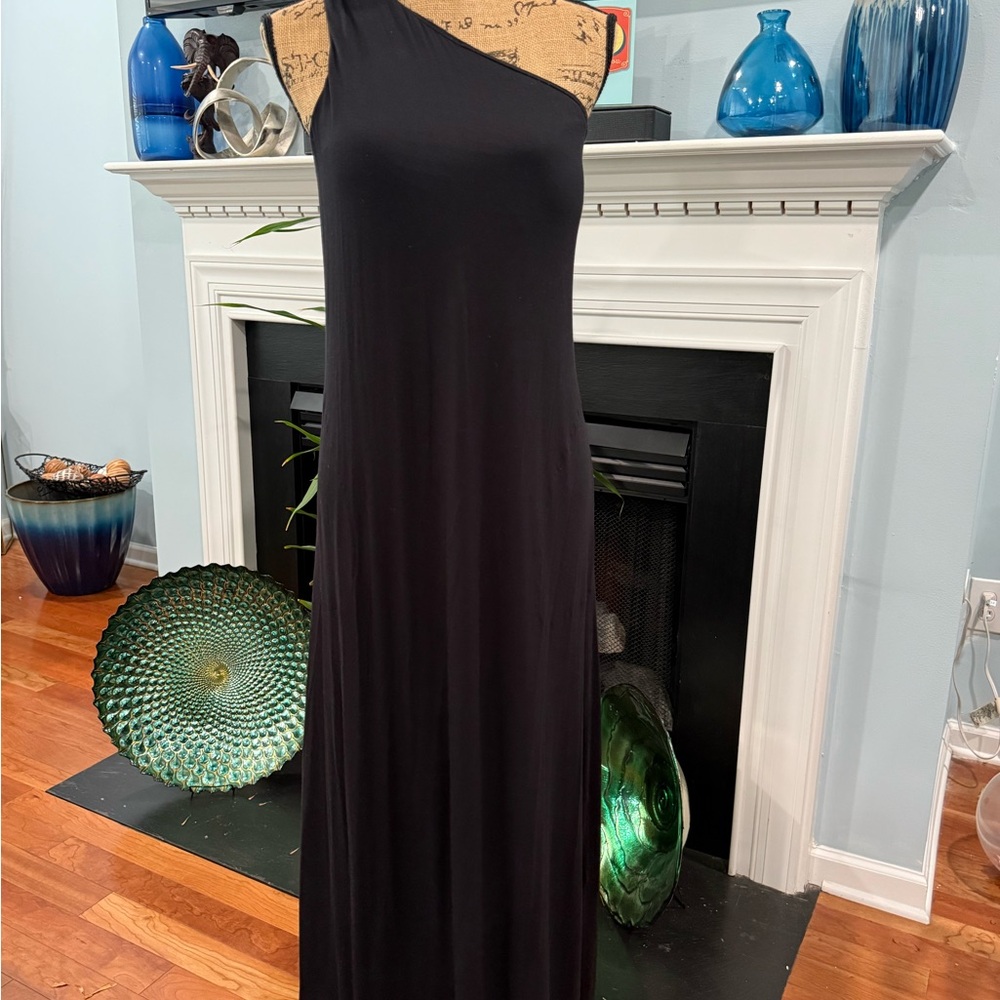 Soma Black One-Shoulder Sleeveless Gown